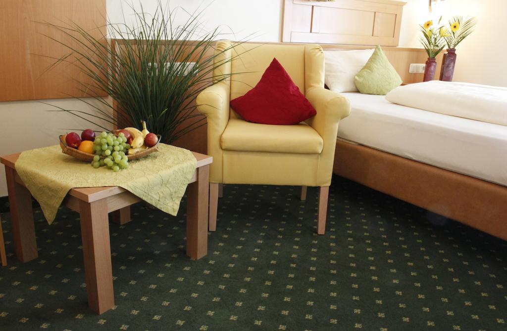 Apart-Hotel Pension Rossmayer Bad Füssing Rum bild