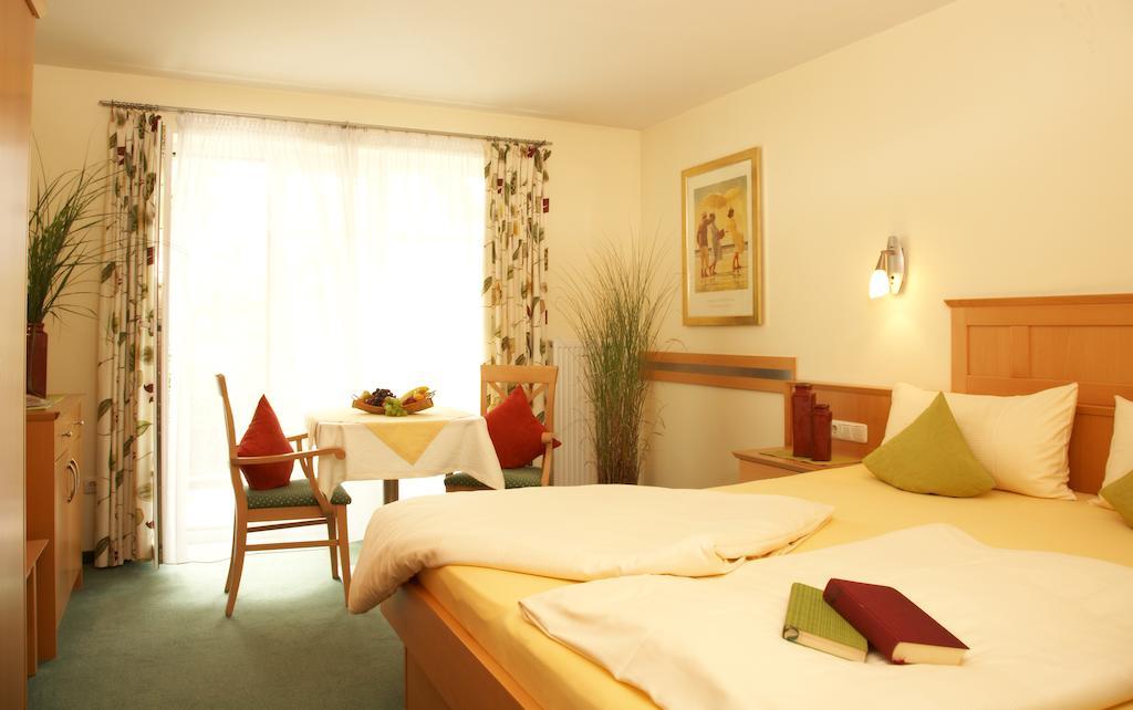 Apart-Hotel Pension Rossmayer Bad Füssing Rum bild