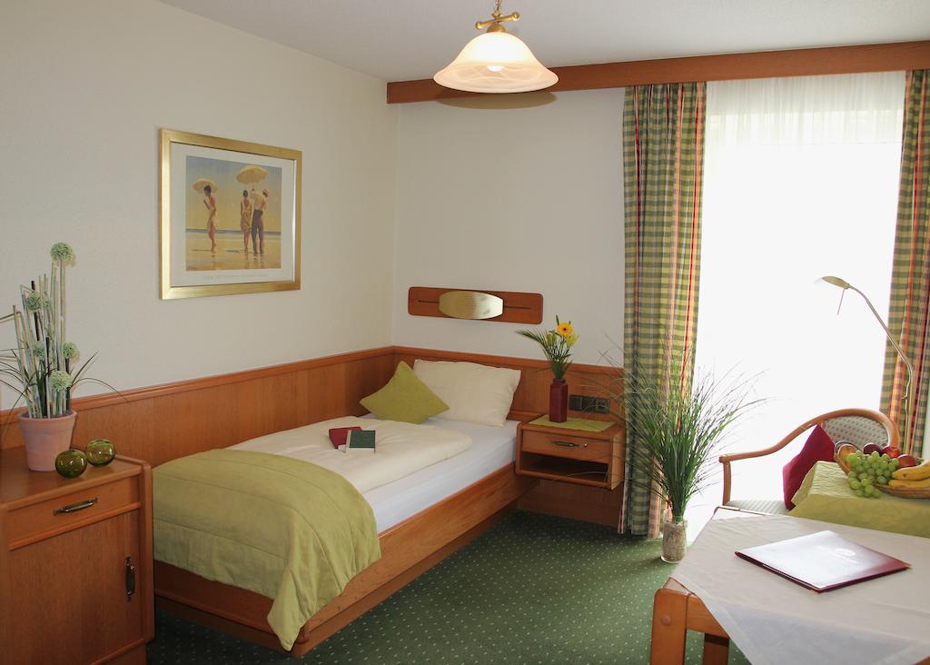 Apart-Hotel Pension Rossmayer Bad Füssing Rum bild